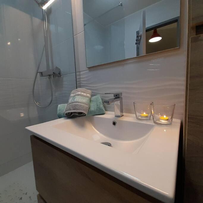 Petit Paradis Classe 3 Etoiles A 200M De La Plage! Terrasse-Wifi-Parking-Clim Сен-Мандріє-сюр-Мер Екстер'єр фото